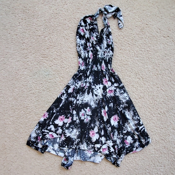 Basix Dresses & Skirts - Basix halter flower dress